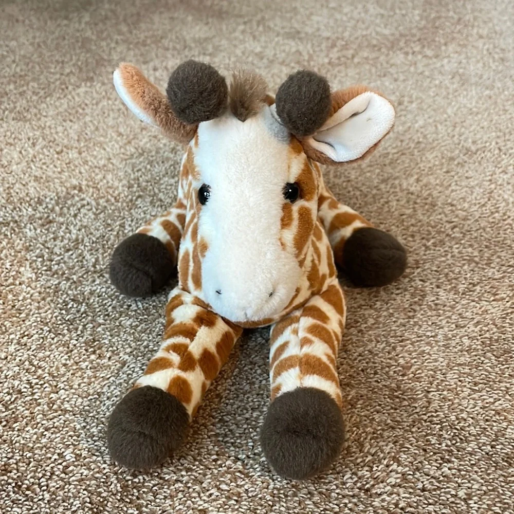 Toys are us stuffed giraffe